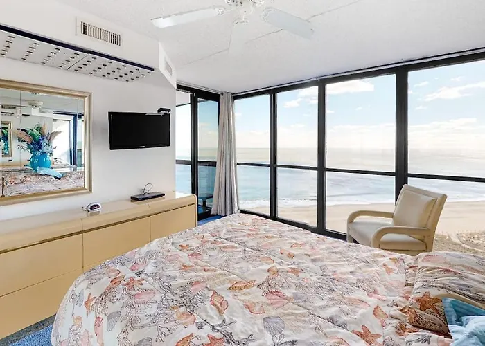 Bright & Convenient With Pool Balcony & Angled Ocean Views Hébergement de vacances *