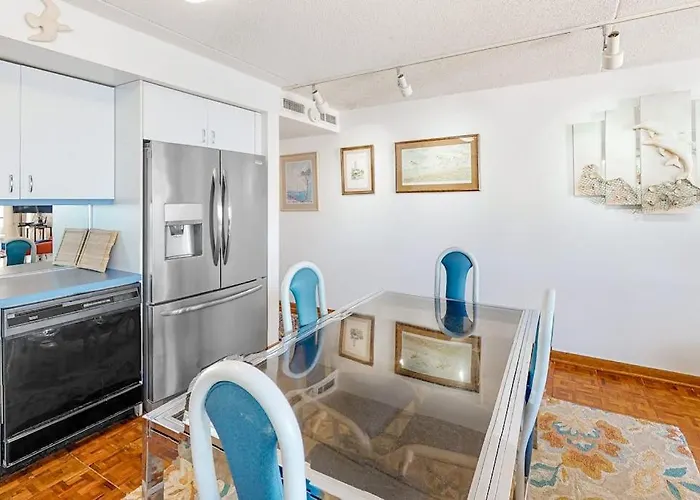 Bright & Convenient With Pool Balcony & Angled Ocean Views *