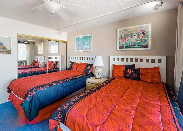 Bright & Convenient With Pool Balcony & Angled Ocean Views Holiday home *