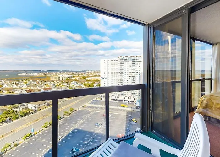 Bright & Convenient With Pool Balcony & Angled Ocean Views