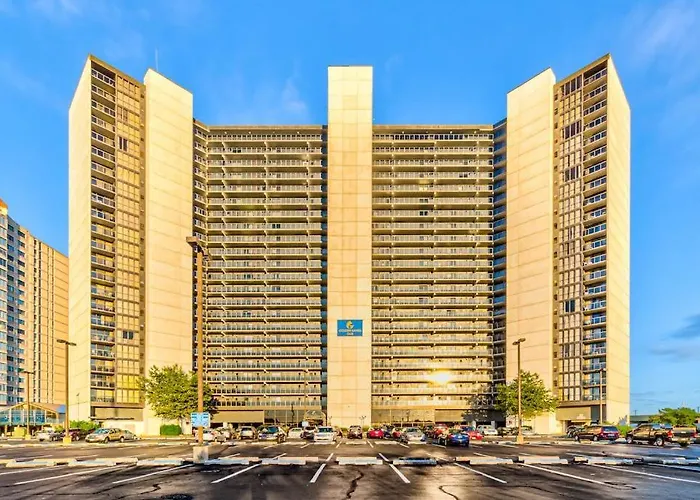 Bright & Convenient With Pool Balcony & Angled Ocean Views Hébergement de vacances Ocean City