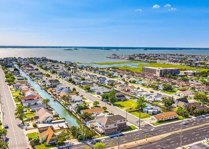 Bright & Convenient With Pool Balcony & Angled Ocean Views Hébergement de vacances Ocean City