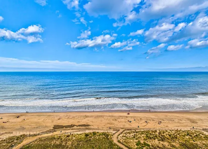 Bright & Convenient With Pool Balcony & Angled Ocean Views * Ocean City